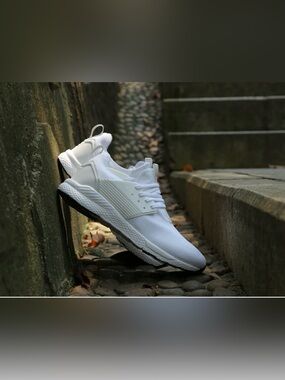 NIB Loom Waterproof Sneakers White Knit Athletic Shoes Women’s Size 10 EU 41